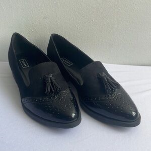 Tassle Loafers Size 6 EUC